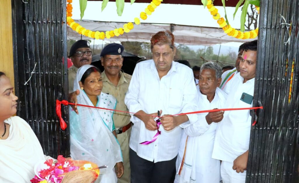 कवर्धा : पुलिस तथा ग्रामवासियों के बीच आपसी समन्वय से मित्रवत सकारात्मक वातावरण निर्मित होगा: मंत्री श्री अकबर..