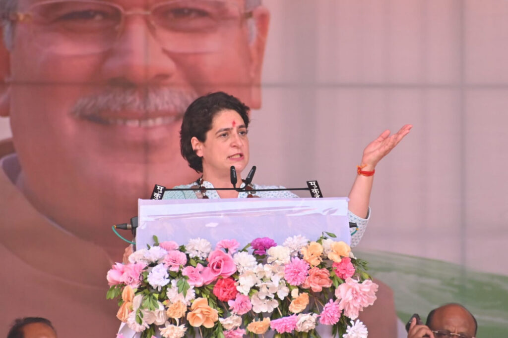 रायपुर : श्रीमती प्रियंका गांधी का संबोधन: यहां बेरोजगारी की दर सब कम है, सबसे ज्यादा वनोपज के लिए एमएसपी, यहां का स्वास्थ्य माडल देश के लिए उदाहरण है…