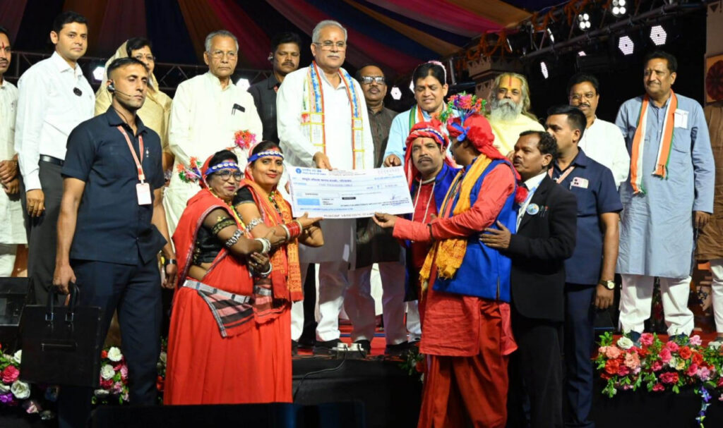 रायपुर : हमारे राम शबरी के राम, कौशल्या के राम, वनवासियों के राम और हम सबके भांजे : मुख्यमंत्री श्री बघेल