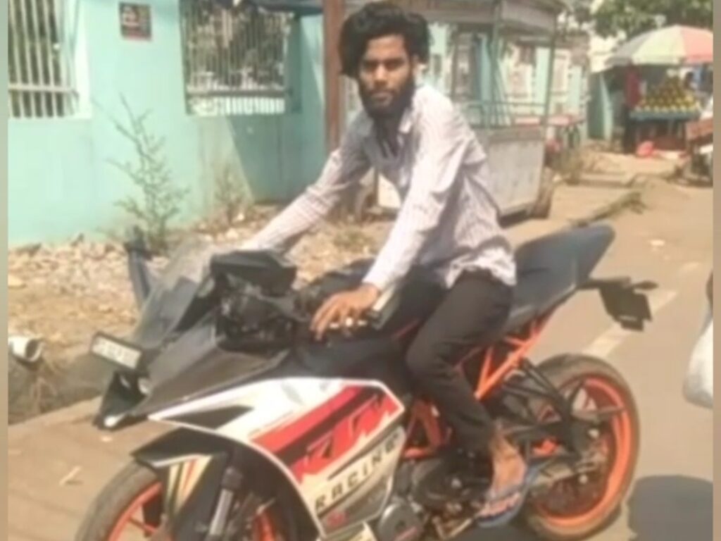 टेस्ट ड्राइव के नाम पर स्पोर्ट्स बाइक लेकर भागा: रायगढ़ से आरोपी गिरफ्तार; मालिक को अपना मोबाइल देकर वीडियो बनवाया, फिर हो गया था फरार…