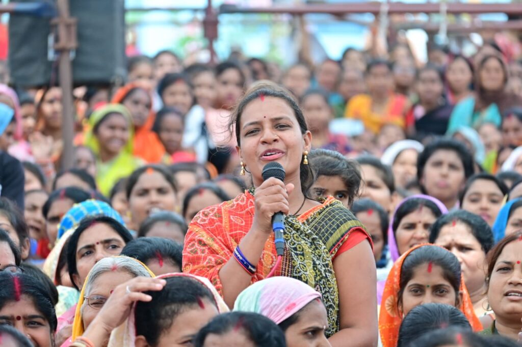 रायपुर : तारा साहू ने बताया कि वह गौठान में काम करती हूं, समूह की प्रत्येक महिला को 8 हजार रुपये मिल रहा है..