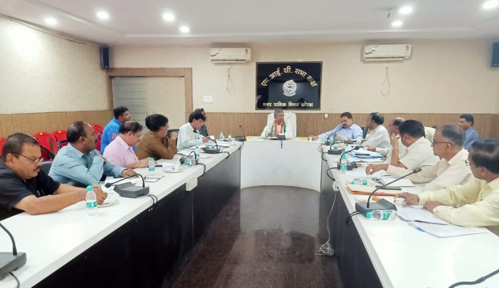 महापौर ने ली अधिकारियों की बैठक: प्रगतिरत कार्यो की की समीक्षा… निर्माण कार्यो में गुणवत्ता एवं समय सीमा का विशेष ध्यान रखने दिया निर्देश…