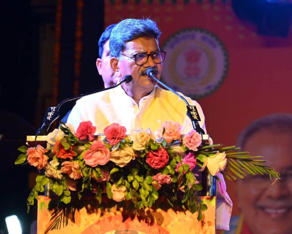 विधानसभा अध्यक्ष कौशल्या महोत्सव में हुए शामिल:  भगवान श्रीराम सर्वव्यापी हैं: डॉ. चरणदास महंत, राज्य सरकार ने छत्तीसगढ़ी संस्कृति, परम्परा और धरोहर को पुनर्जीवित करने का किया काम…