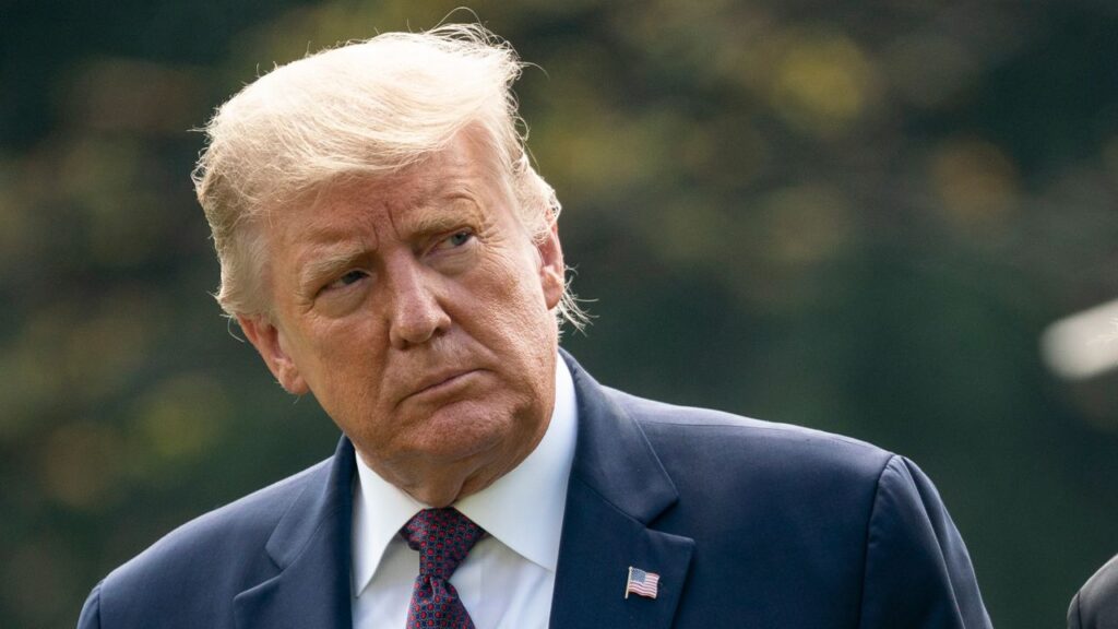 Donald Trump:: ट्रम्प ने अपने वकील पर किया 4000 करोड़ का केस: कहा- भरोसा तोड़ा; कोहेन ने ही पॉर्न स्टार को चुप रहने के लिए पैसे दिए थे…