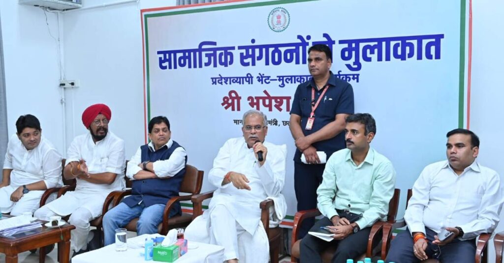 रायपुर : मुख्यमंत्री द्वारा डब्ल्यूआरएस कॉलोनी काली मंदिर के पास लाइब्रेरी के लिए 6 लाख रूपए स्वीकृत करने की घोषणा…