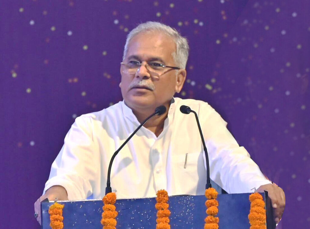 रायपुर : शासकीय अस्पतालों में सुविधाओं के विस्तार से लोगों का बढ़ रहा विश्वास: मुख्यमंत्री श्री बघेल