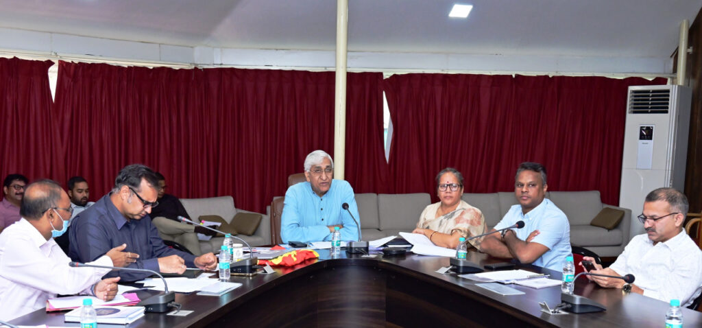 रायपुर : पीसीपीएनडीटी एक्ट के प्रभावी क्रियान्वयन के लिए स्वास्थ्य मंत्री श्री टी.एस. सिंहदेव ने गैर-सरकारी संगठनों के साथ की चर्चा…