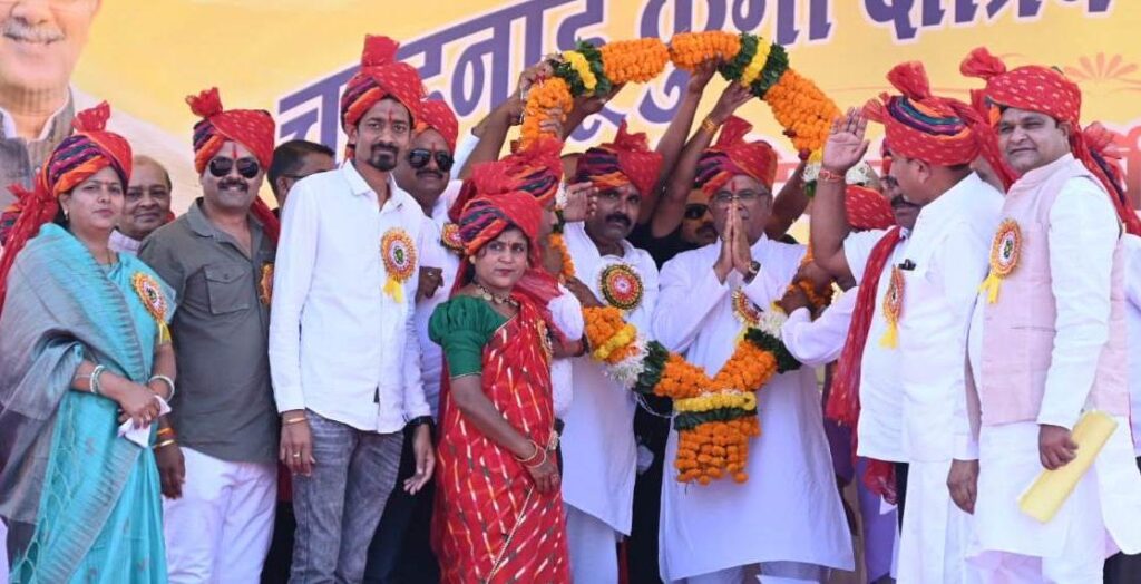 रायपुर : मुख्यमंत्री श्री भूपेश बघेल आज रायपुर जिले के आरंग विकासखंड के ग्राम पारागांव में आयोजित चन्द्रनाहूं कुर्मी क्षत्रिय समाज वार्षिक अधिवेशन में शामिल हुए…