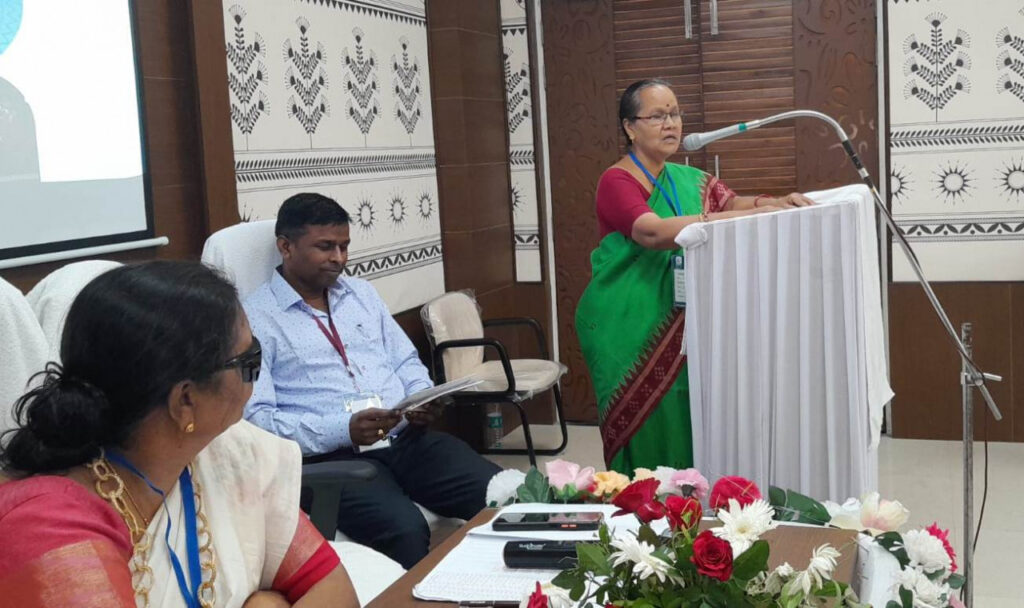 रायपुर : जनजातीय समाज की वाचिक परंपरा का अभिलेखीकरण भावी पीढ़ियों के लिए बनेगा पथ-प्रदर्शक : डॉ. संध्या भोई…