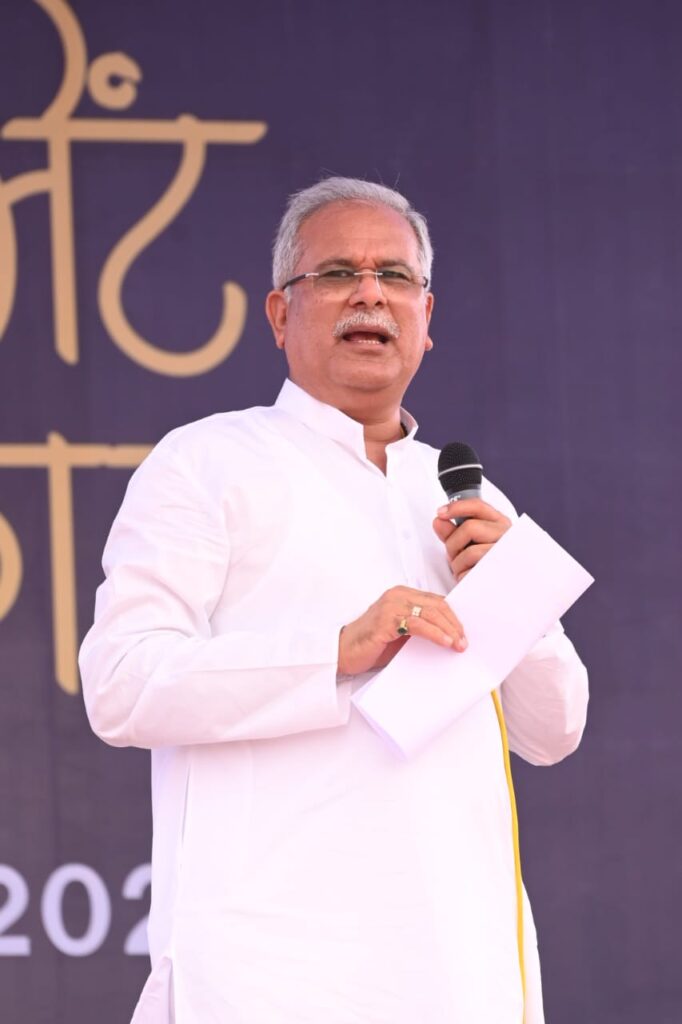 रायपुर : मुख्यमंत्री श्री भूपेश बघेल द्वारा बलौदाबाजार भाटापारा जिले के ग्राम कडार में आयोजित भेंट-मुलाकात में की गई महत्वपूर्ण घोषणाएं…
