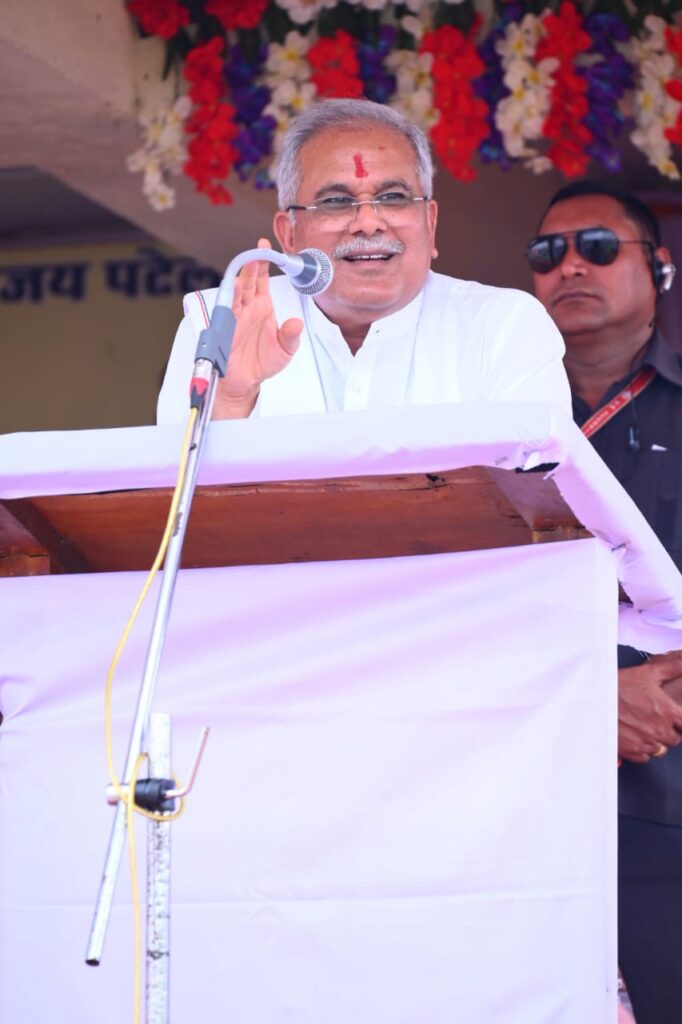 रायपुर : सनाड्य कुर्मी क्षत्रिय समाज के शपथ ग्रहण समारोह के अवसर पर मुख्यमंत्री ने की सामाजिक भवन के लिए 50 लाख रुपए की घोषणा…