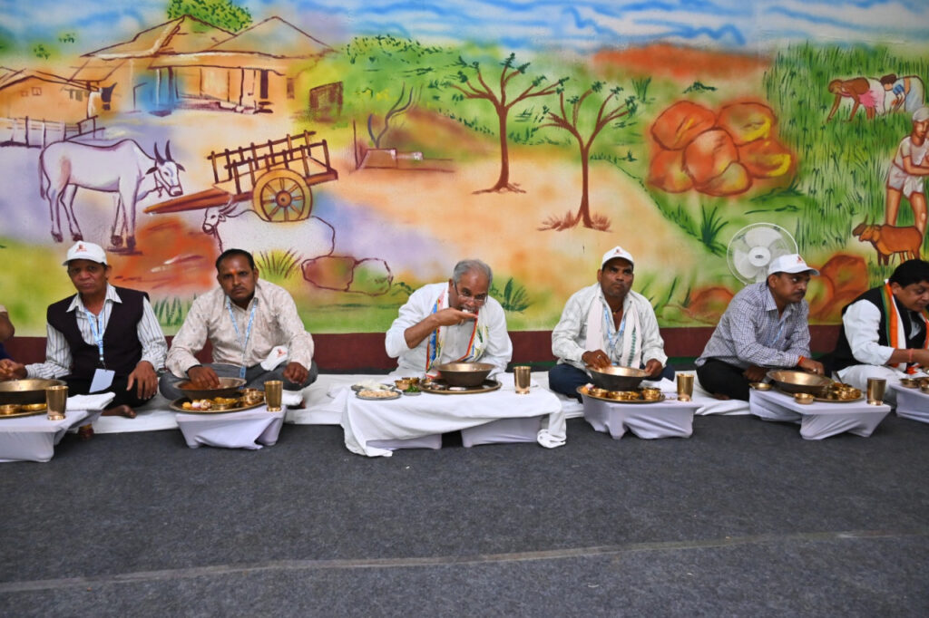 रायपुर : सोशल मीडिया में हमर बोरे बासी की मची धूम..