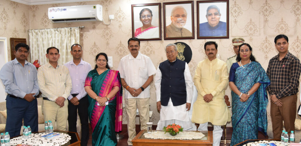 राज्यपाल श्री विश्वभूषण हरिचंदन से संसदीय राजभाषा समिति के उपाध्यक्ष एवं अन्य पदाधिकारियों ने सौजन्य मुलाकात की…