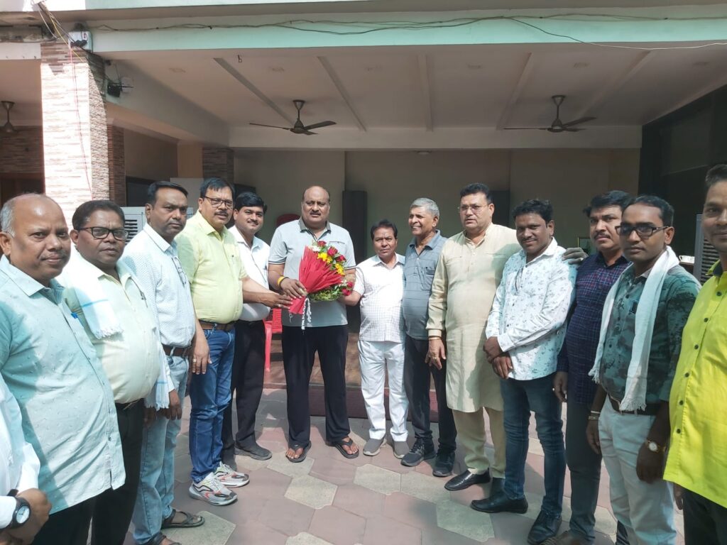 सतनाम भवन में एक करोड़ की लागत से बनेगा सर्वसुविधा युक्त विशाल भवन: राजस्व मंत्री जयसिंह अग्रवाल की मांग पर नगरीय निकाय मंत्री ने निगम आयुक्त को स्टीमेट बनाने किया निर्देशित…