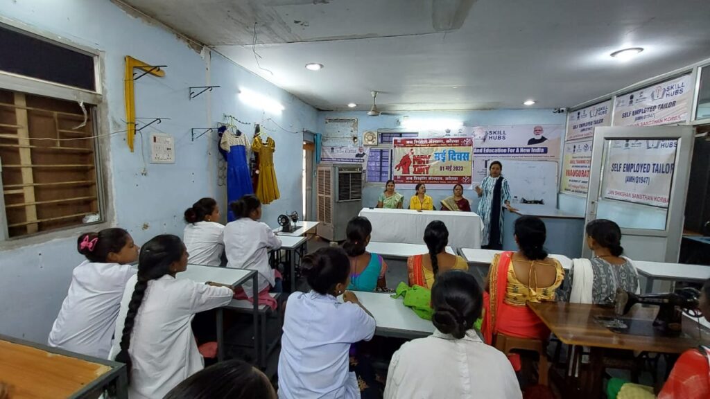 जेएसएस कोरबा में मनाया गया अंतर्राष्ट्रीय मजदूर दिवस, मजदूर दिवस अमर रहे के लगे नारे…