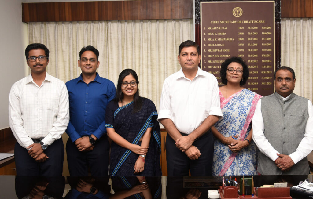 रायपुर : भारतीय प्रशासनिक सेवा 2022 के अधिकारियों ने  मुख्य सचिव से की सौजन्य मुलाकात…