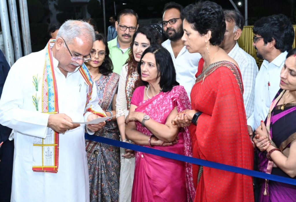 रायपुर : मुख्यमंत्री से अघरिया समाज सेवा समिति के प्रतिनिधिमंडल ने सौजन्य मुलाकात की…