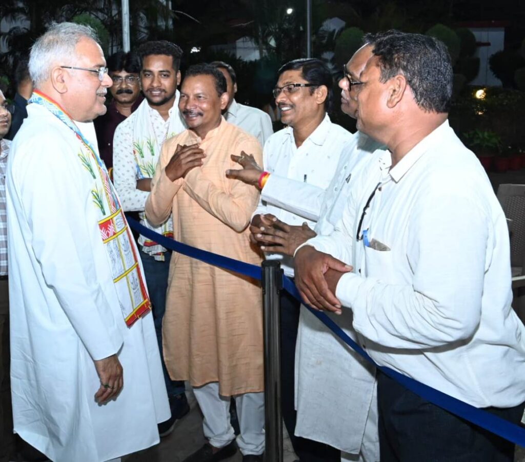 रायपुर : मुख्यमंत्री से छत्तीसगढ़ मरार पटेल समाज के प्रतिनिधिमंडल ने की सौजन्य मुलाकात…