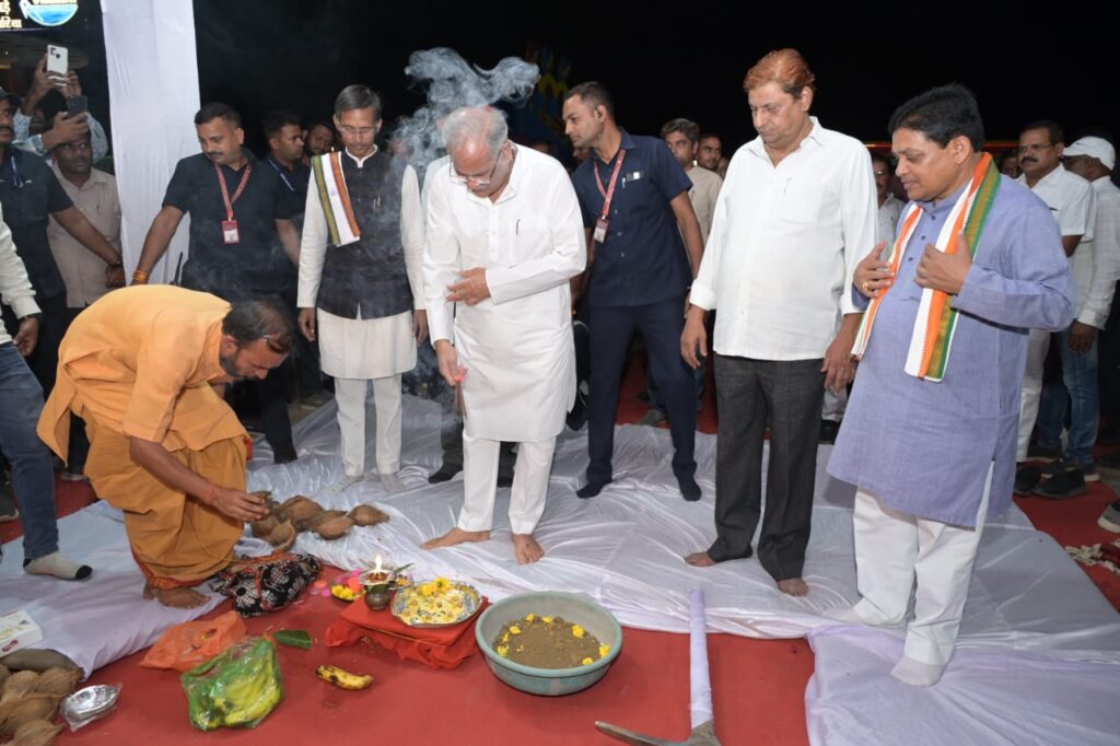 रायपुर : मुख्यमंत्री ने कुम्हारीवासियों को 174.45 करोड़ रूपए के विकास कार्याे की दी सौगात…