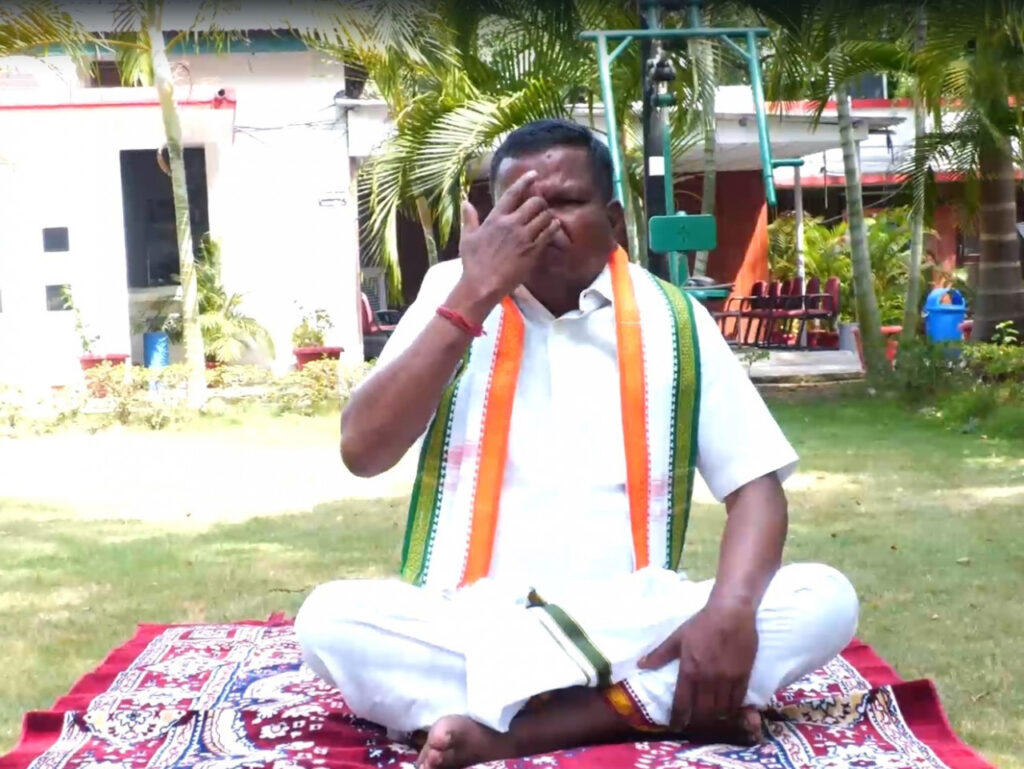 रायपुर : उद्योग मंत्री श्री कवासी लखमा ने अंतर्राष्ट्रीय योग दिवस किया योगाभ्यास..