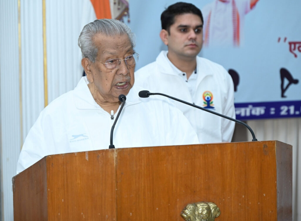रायपुर : अंतर्राष्ट्रीय योग दिवस : योग स्वस्थ जीवन जीने की कला – राज्यपाल श्री हरिचंदन