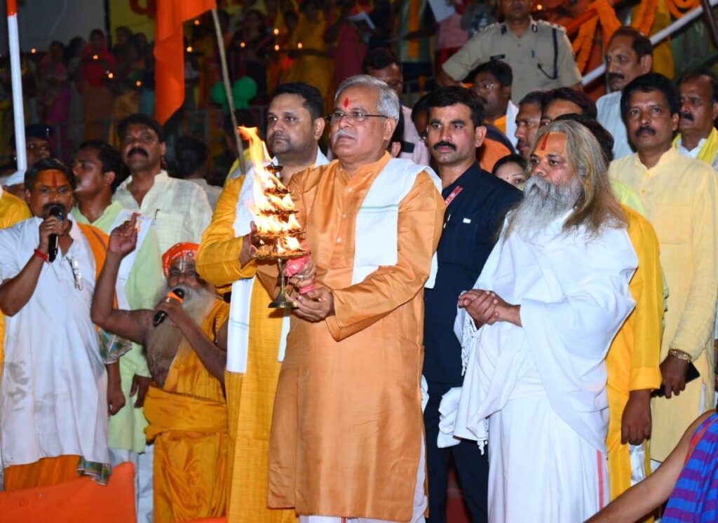 रायपुर : जगमग दीप के साथ केलो मैय्या की महाआरती..