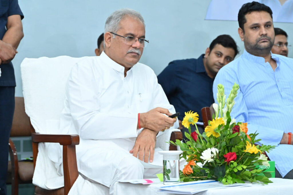 रायपुर : मुख्यमंत्री श्री भूपेश बघेल आज बेरोजगारी भत्ते की तीसरी किश्त का अंतरण युवाओं के खाते में करेंगे…
