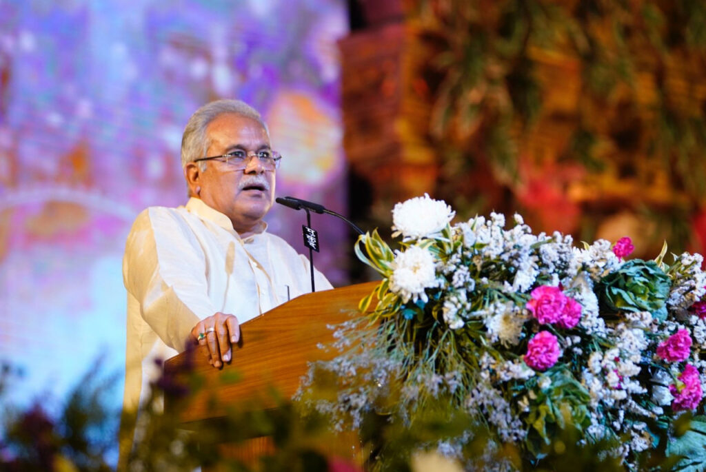 रायपुर : राष्ट्रीय रामायण महोत्सव को मुख्यमंत्री श्री भूपेश बघेल संबोधित कर रहे हैं…