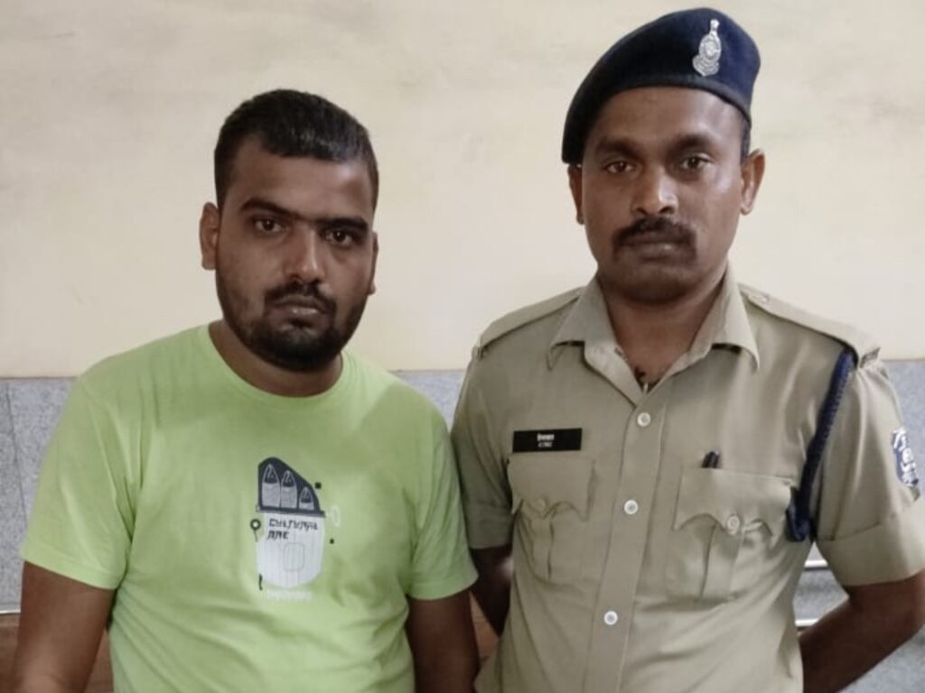 CG CRIME: 2 ठग गिरफ्तार: पिता के इलाज के बहाने युवती से 8 लाख की ठगी, तो गुलाब के पौधे सप्लाई करने के नाम पर ढाई लाख ऐंठे…