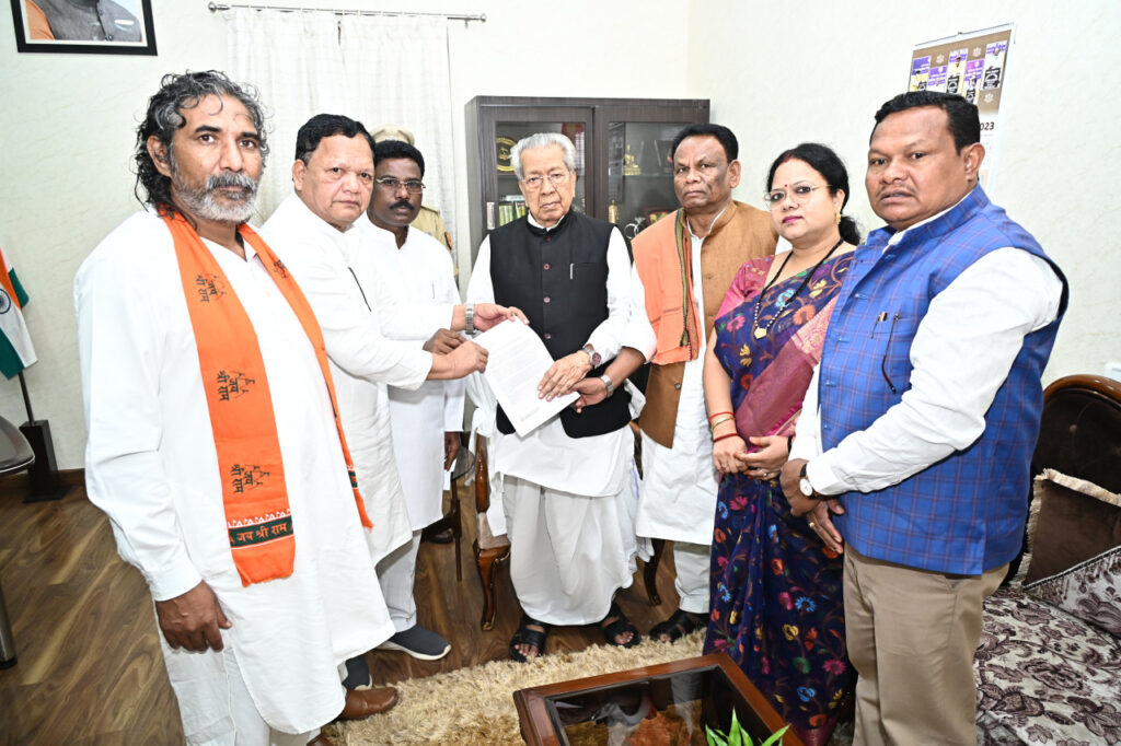 रायपुर : राज्यपाल श्री हरिचंदन से अंतागढ के पूर्व विधायक ने की सौजन्य भेंट