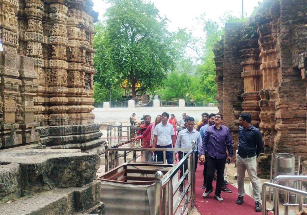 कवर्धा : सुरक्षा मानकों के अनुरूप तकनीकी-विशेषज्ञ और कुशल कामगार द्वारा भोरमदेव मंदिर का किया जा रहा सुदृढ़ीकरण कार्य…