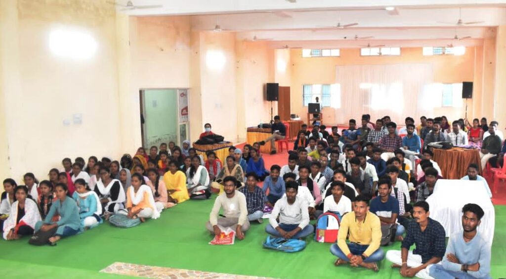 रायपुर : छत्तीसगढ़ शासन युवाओं का भविष्य संवारने, रोजगार देने का काम कर रही है-संसदीय सचिव श्री इंद्रशाह मंडावी
