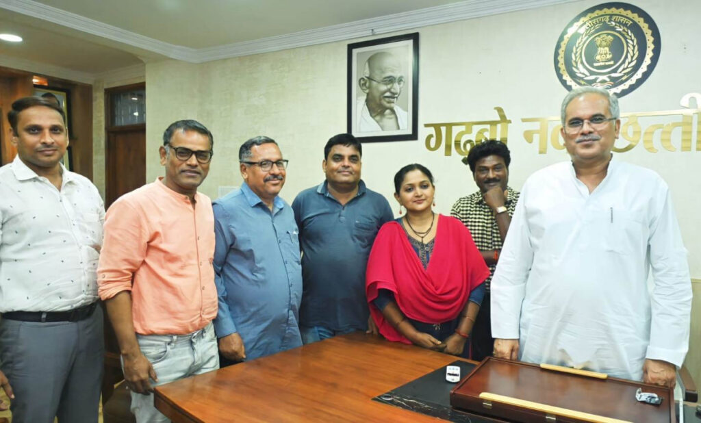 रायपुर : मुख्यमंत्री श्री बघेल से रायपुर प्रेस क्लब के प्रतिनिधिमंडल ने की सौजन्य मुलाकात…