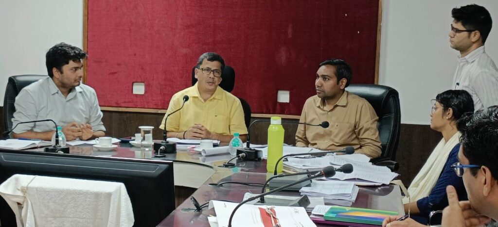 कलेक्टर की अध्यक्षता में राजनीतिक दलों की बैठक आयोजित..