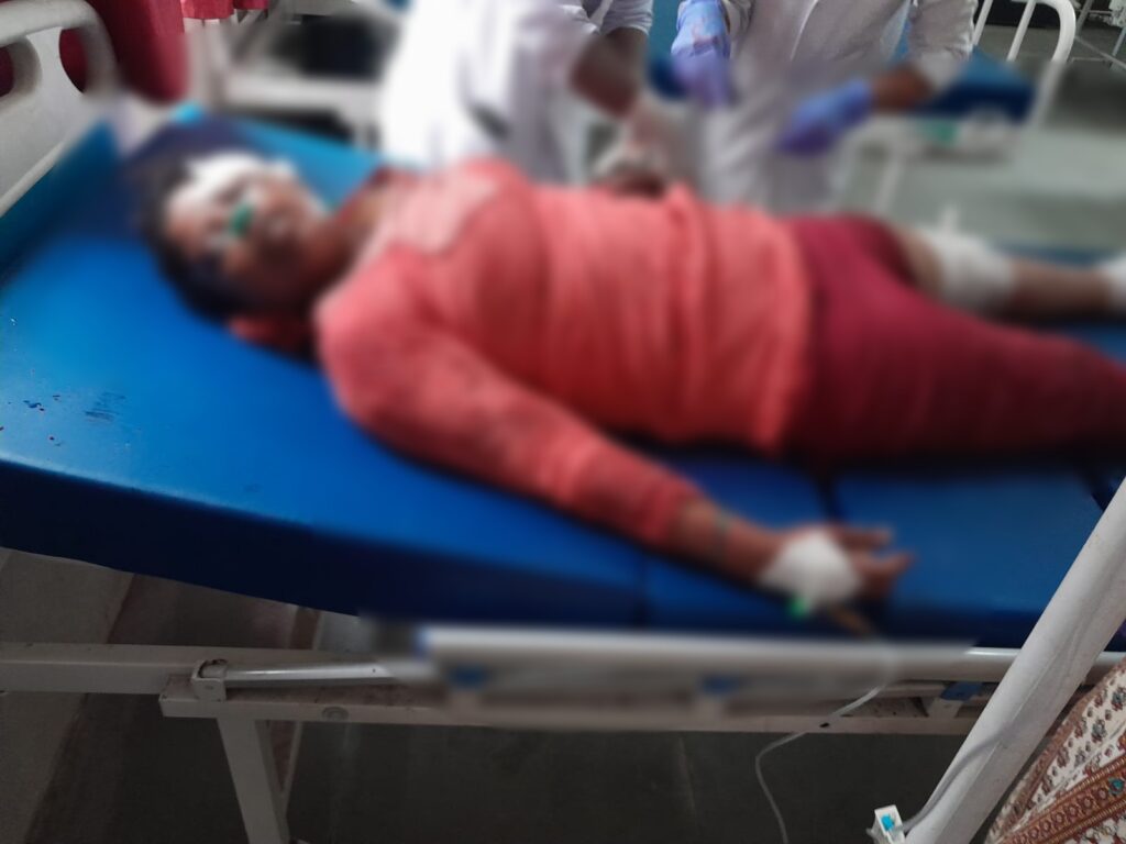 KORBA: सड़क हादसे में घायल महिला की मौत:पति और मां की भी मौके पर हुई थी मौत, ट्रेलर ने बाइक को मारी थी टक्कर