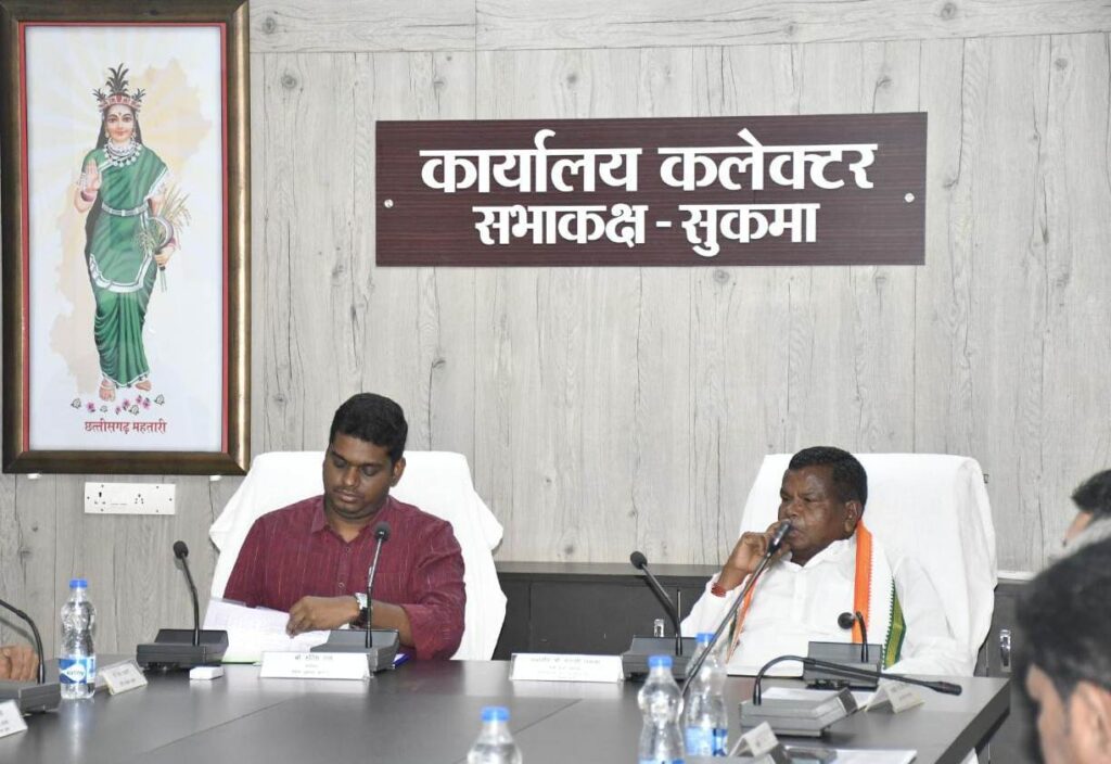 रायपुर : मौसमी बीमारियों से बचाव के लिए दवाईयों की हो पर्याप्त उपलब्धताः मंत्री श्री लखमा