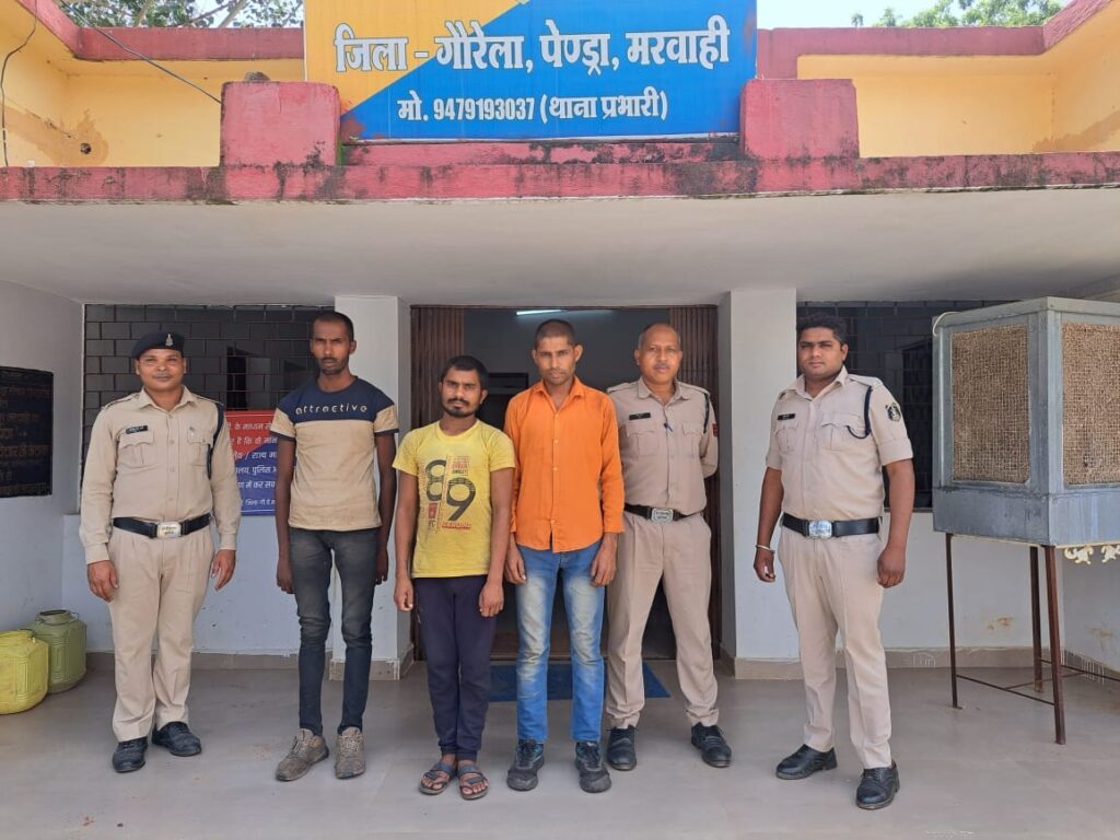 महिला को कार में उठा ले गए, फिर किया गैंगरेप: साड़ी पकड़कर गाड़ी के अंदर खींचा, जंगल में ले जाकर तीन आरोपियों ने किया दुष्कर्म…