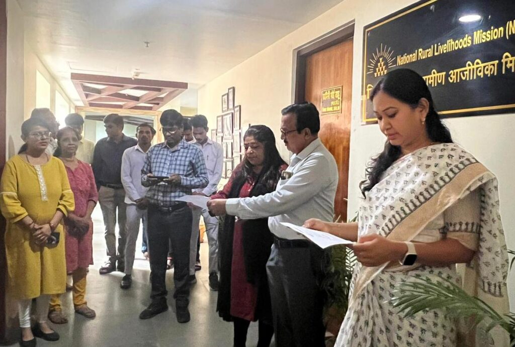 रायपुर : ’बिहान’ के अधिकारियों एवं कर्मचारियों ने अंगदान करने की ली शपथ