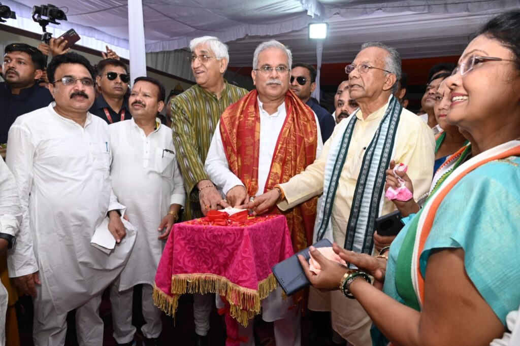 रायपुर : मुख्यमंत्री श्री भूपेश बघेल के हाथों महासमुंद जिले को मिली 655 करोड़ रूपए की लागत के 223 विकास कार्यों की सौगात