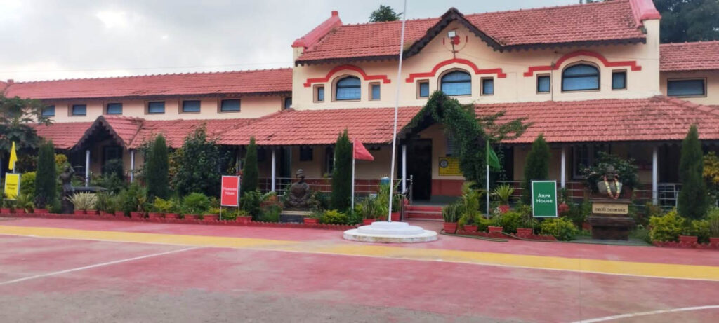 रायपुर : स्वामी आत्मानंद उत्कृष्ट स्कूलों में लाखों बेटे-बेटियों की जिंदगी संवर रही…