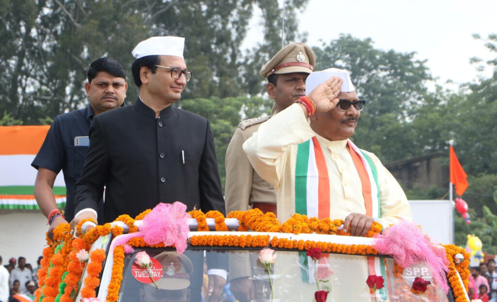रायपुर : सूरजपुर जिले में स्वतंत्रता दिवस की 77वीं वर्षगांठ हर्षोल्लास के साथ मनाई गई…