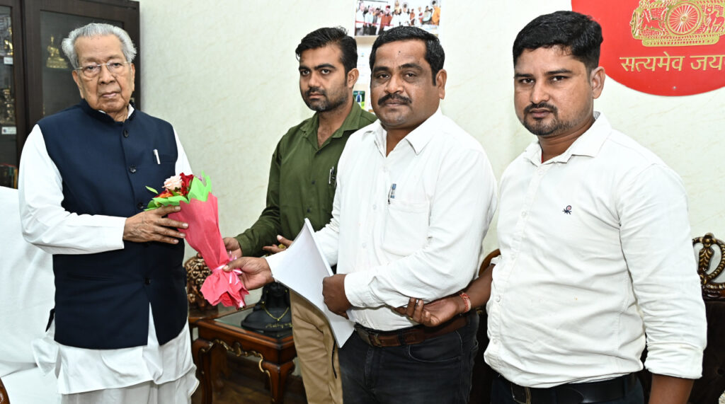 रायपुर : राज्यपाल श्री हरिचंदन से सहकारी समिति कर्मचारी संघ के प्रतिनिधिमंडल ने की भेंट
