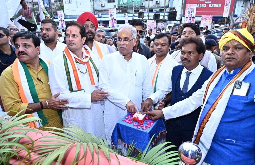 रायपुर : जिस जगह पर शहीद वीरनारायण सिंह ने बलिदान दिया, खुशी की बात की वहीं पर स्थापित की उनकी प्रतिमा – मुख्यमंत्री श्री बघेल