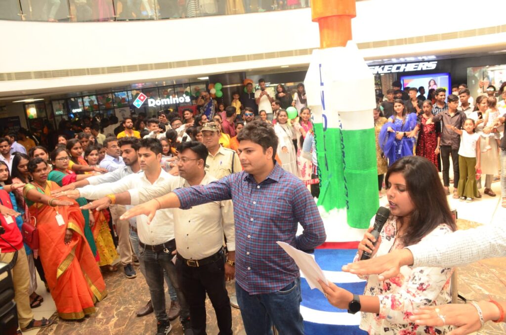 युवा मतदाताओं को मतदान करने दिलाई गई शपथ