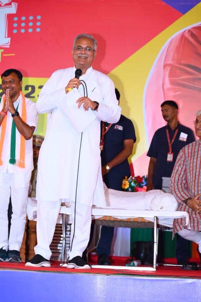 रायपुर : भेंट-मुलाकात के लिए मुख्यमंत्री श्री भूपेश बघेल ने प्रसन्नता व्यक्त की, उन्होंने कहा कि युवाओं को जोश से सराबोर देखकर अच्छा लगता है