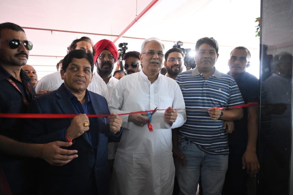 रायपुर : मुख्यमंत्री श्री भूपेश बघेल ने जन्मदिन पर युवाओं को दिया बीपीओ का तोहफा..