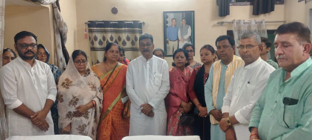 मोतीलाल चौरसिया को डॉ. महंत ने दी श्रद्धांजलि