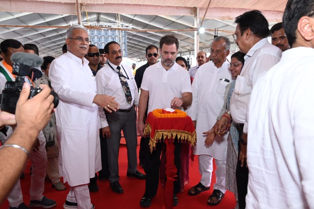 रायपुर : लोकसभा सांसद राहुल गांधी ने आवास न्याय सम्मेलन में 669.69 करोड़ के 414 विकास कार्यों का किया लोकार्पण-भूमिपूजन…
