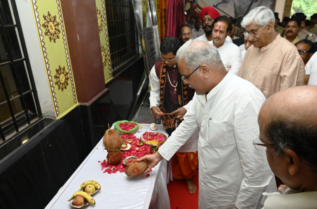 रायपुर : हीरक जयंती पर रायपुर मेडिकल कॉलेज को मिला उपहार, मुख्यमंत्री श्री भूपेश बघेल ने मेडिकल कॉलेज के 700 बिस्तर क्षमता वाले नए चिकित्सालय भवन का किया भूमिपूजन