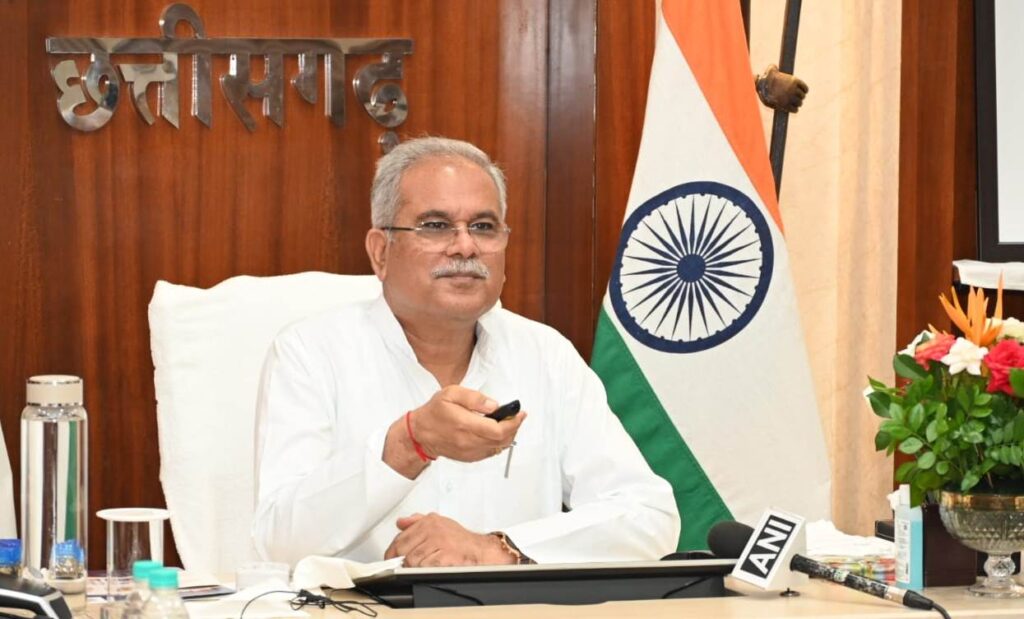 रायपुर : अधोसंरचना निर्माण से मिलेगी आर्थिक विकास को गति : मुख्यमंत्री श्री बघेल